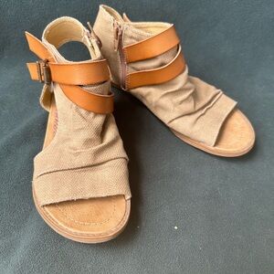 Linen/Canvas Peep Toe Anklet Flats 6.5